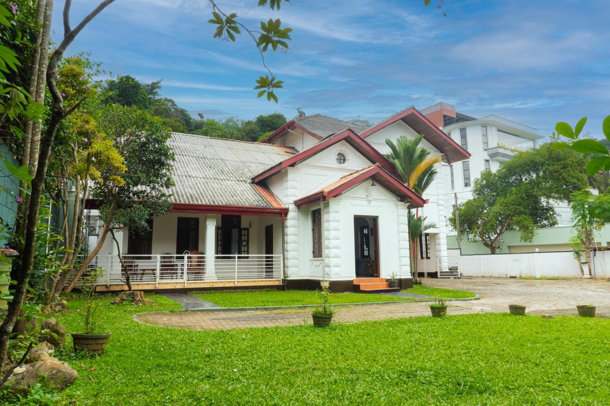 Antique Tourist Lodge Kandy Exterior foto